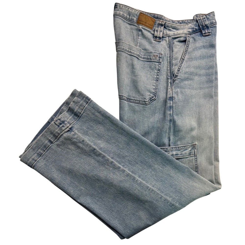 American Eagle Super High Rise Baggy Wide Leg Cargo Jeans Light Wash Blue Size 2